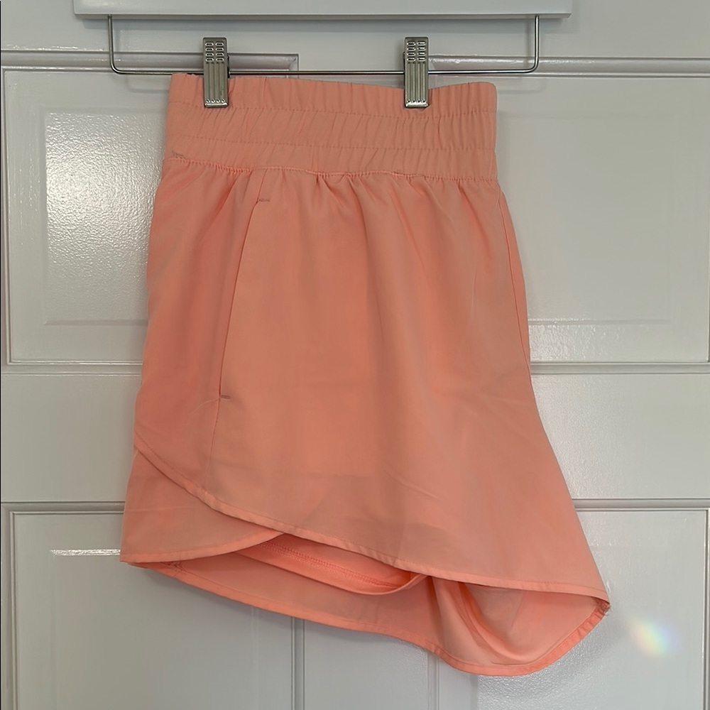 Avia Peach Shorts Size XL 
Stretch Lined Comfort Athletic Drawstring Lounge